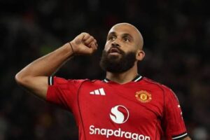Manchester United Beat Tottenham to Boost Top-Four Push